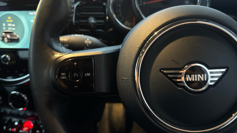 MINI Hatchback 1.5 Cooper Classic Premium 5dr Auto Petrol Hatchback